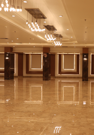 24/7 hotel reception desk – hotel in Akola near railway station