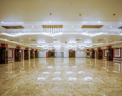 Wine service – hotel in Akola near bus stand