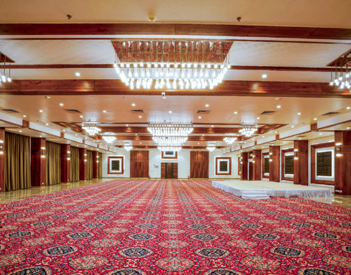 Evening drinks at Akola hotel