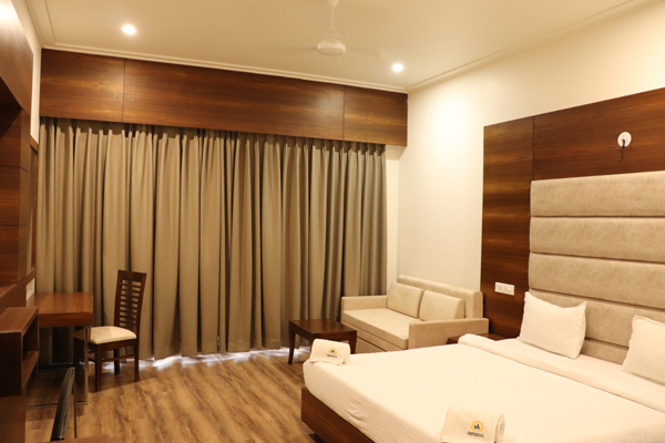 Exterior of Hotel VS Imperial Akola