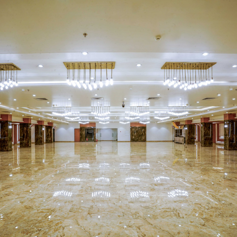 VS Imperial restaurant – hotel in Akola near bus stand with dining