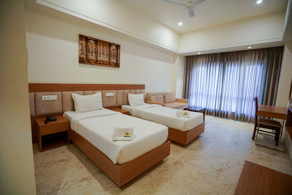 Neat and clean hotel room – Akola hotel room booking